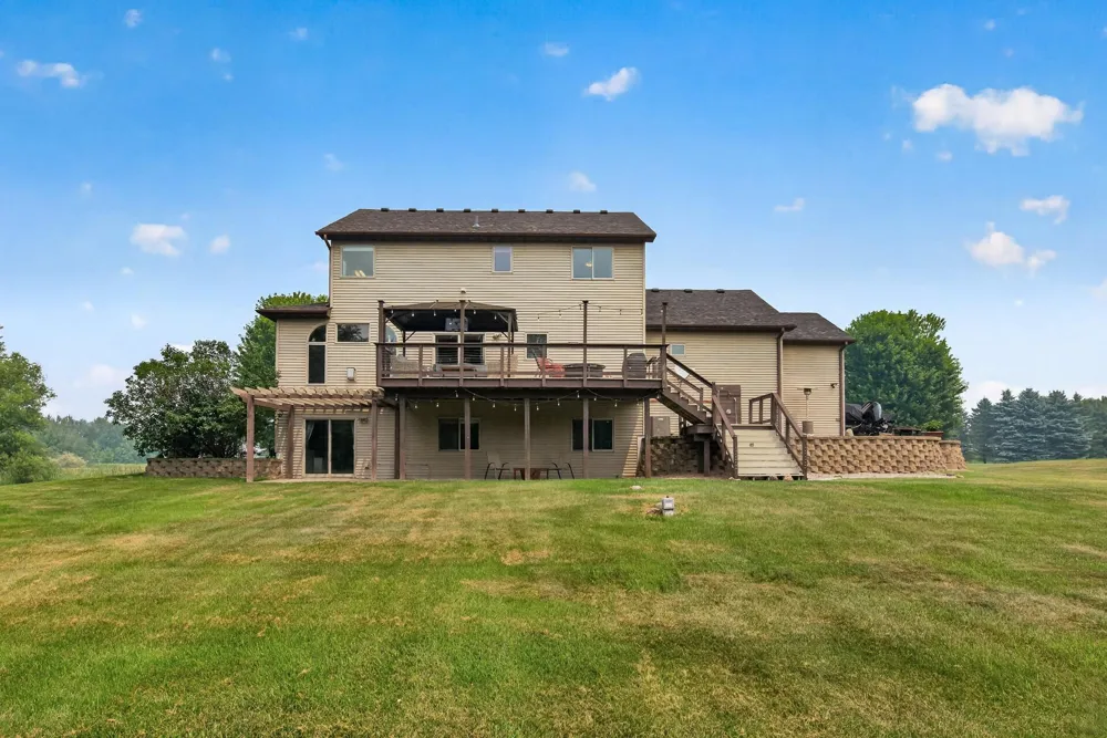 5524 188th Avenue NE Wyoming, MN 55092