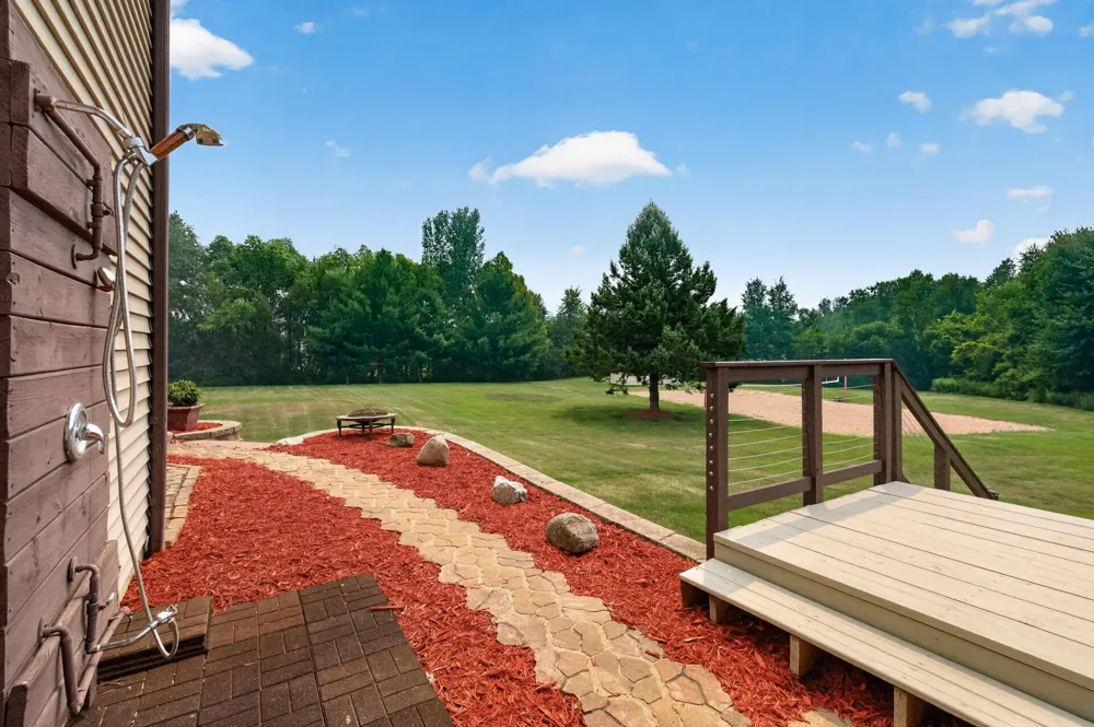 5524 188th Avenue NE Wyoming, MN 55092