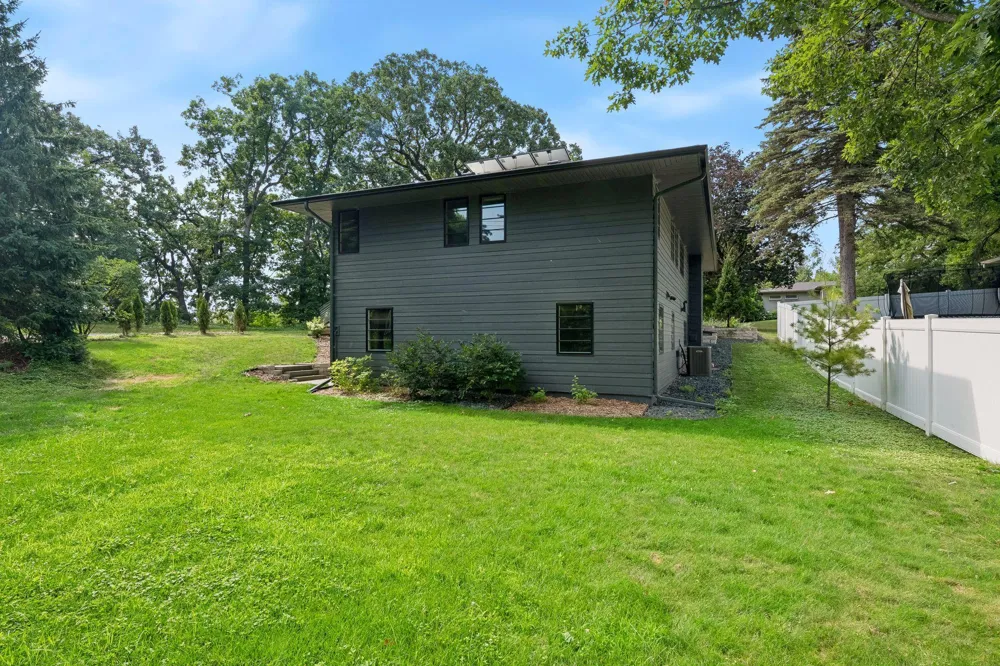 6216 Maloney Avenue Edina, MN 55343
