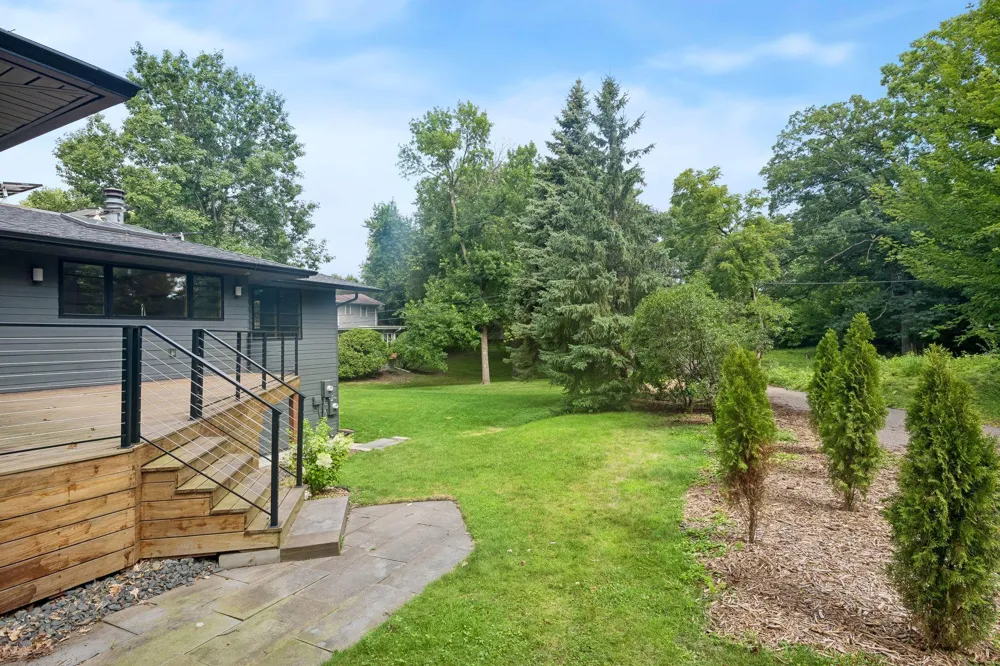 6216 Maloney Avenue Edina, MN 55343
