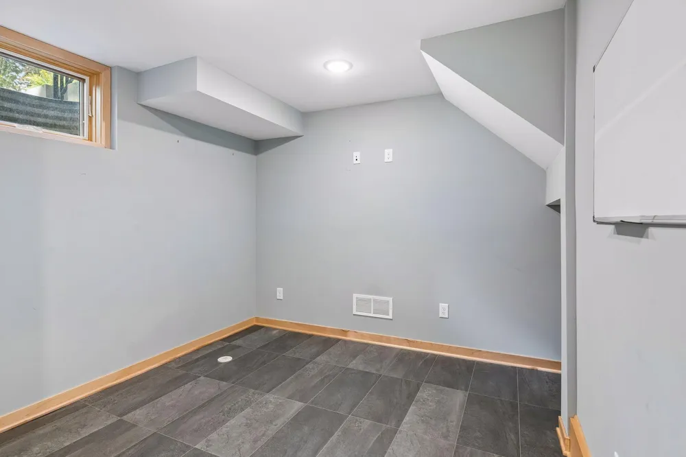 6216 Maloney Avenue Edina, MN 55343