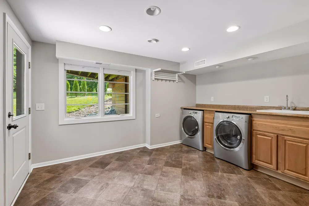6216 Maloney Avenue Edina, MN 55343