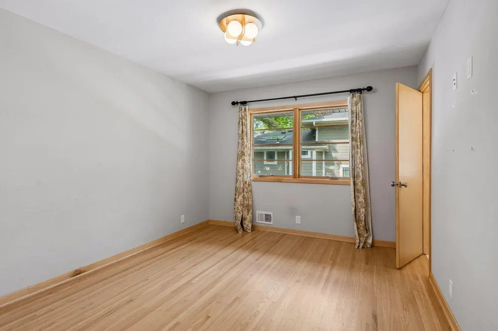 6216 Maloney Avenue Edina, MN 55343