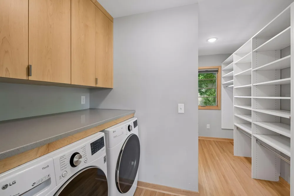 6216 Maloney Avenue Edina, MN 55343