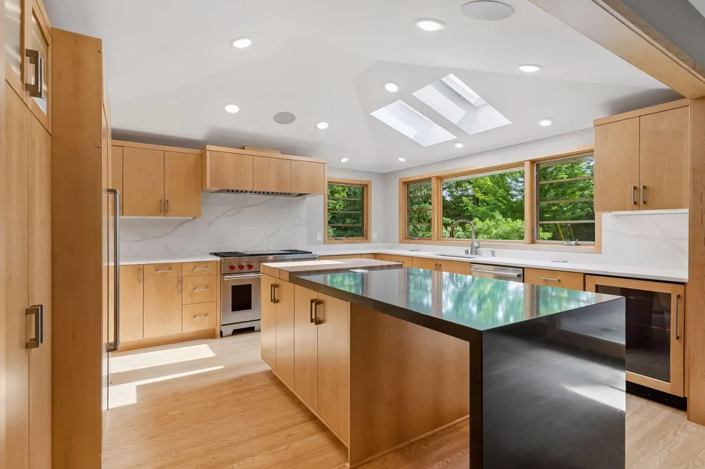 6216 Maloney Avenue Edina, MN 55343