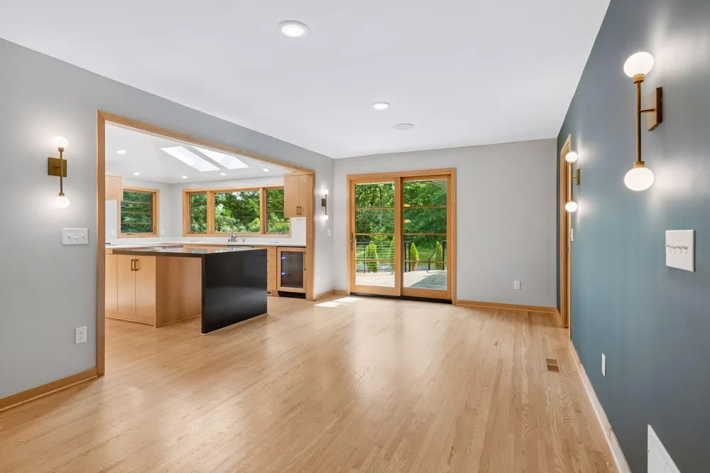 6216 Maloney Avenue Edina, MN 55343