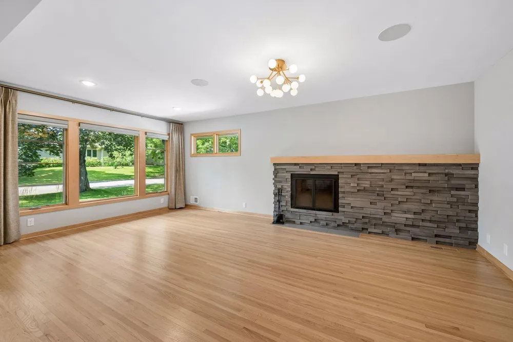 6216 Maloney Avenue Edina, MN 55343