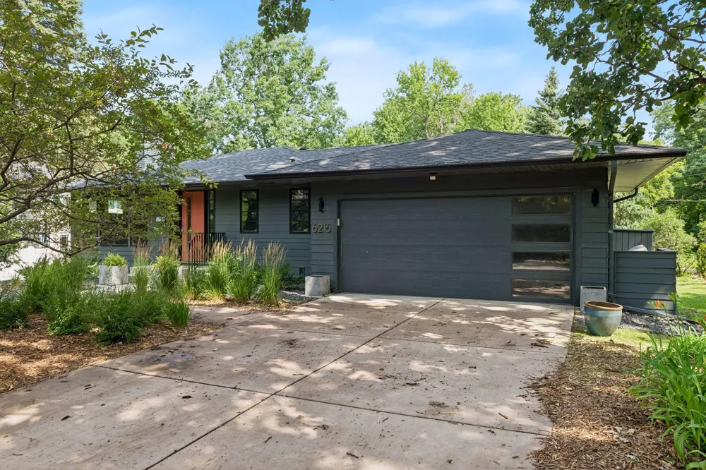 6216 Maloney Avenue Edina, MN 55343