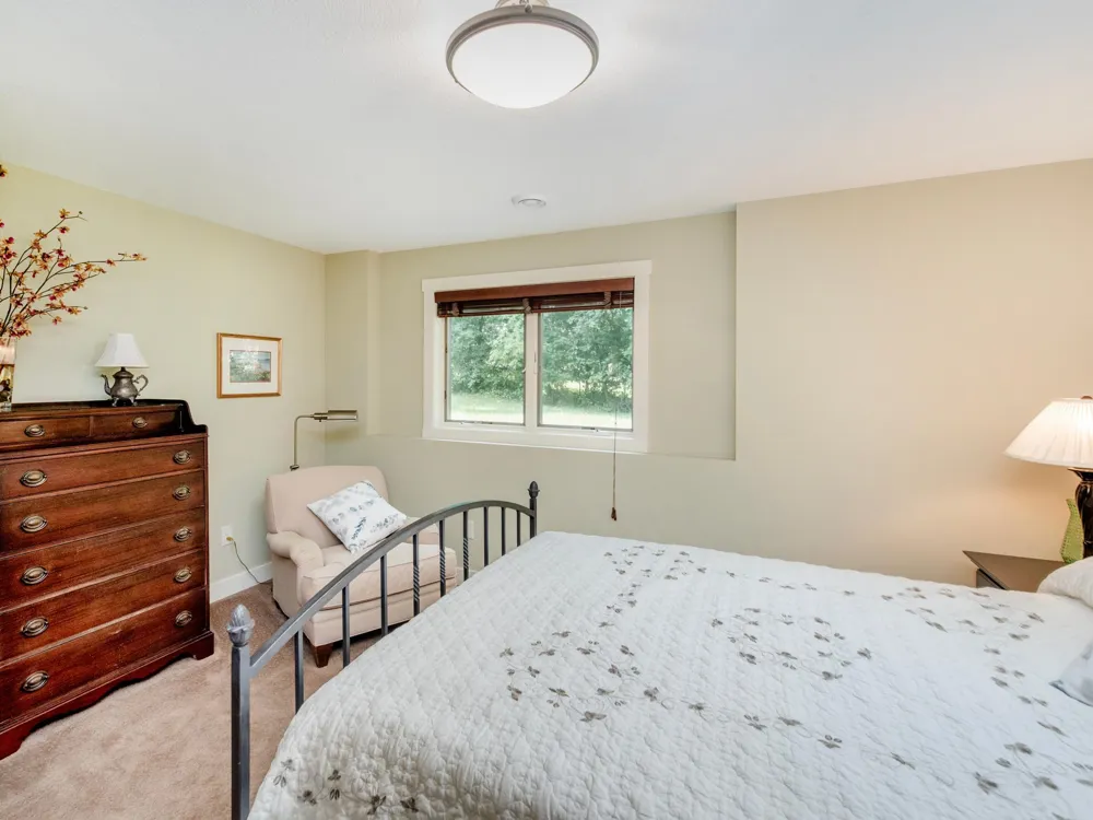 2621 Cardinal Court North Saint Paul, MN 55109