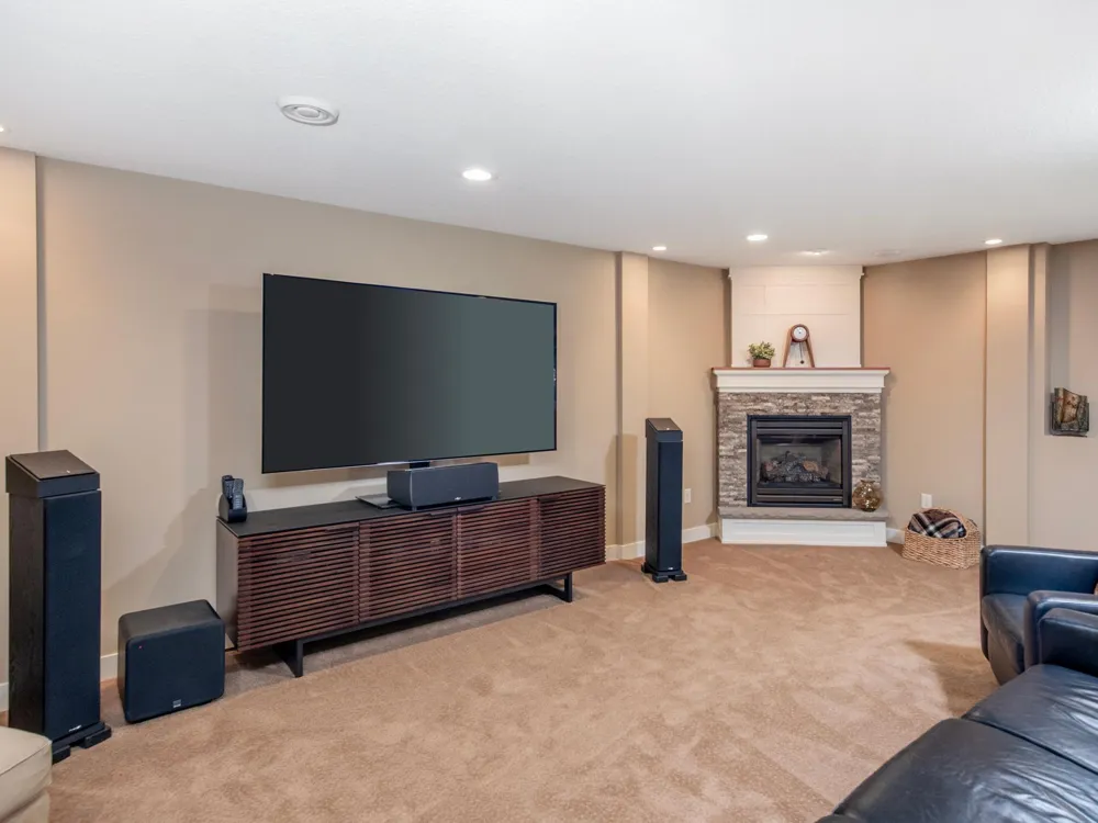 2621 Cardinal Court North Saint Paul, MN 55109