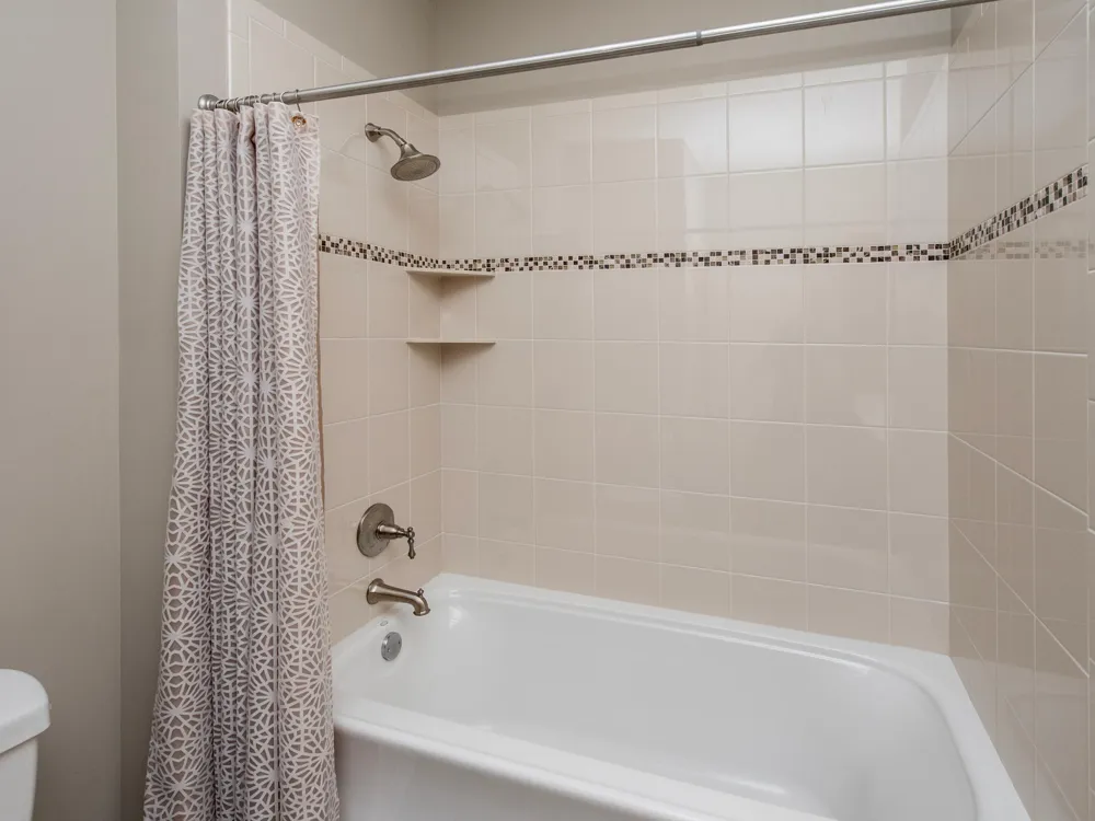 2621 Cardinal Court North Saint Paul, MN 55109