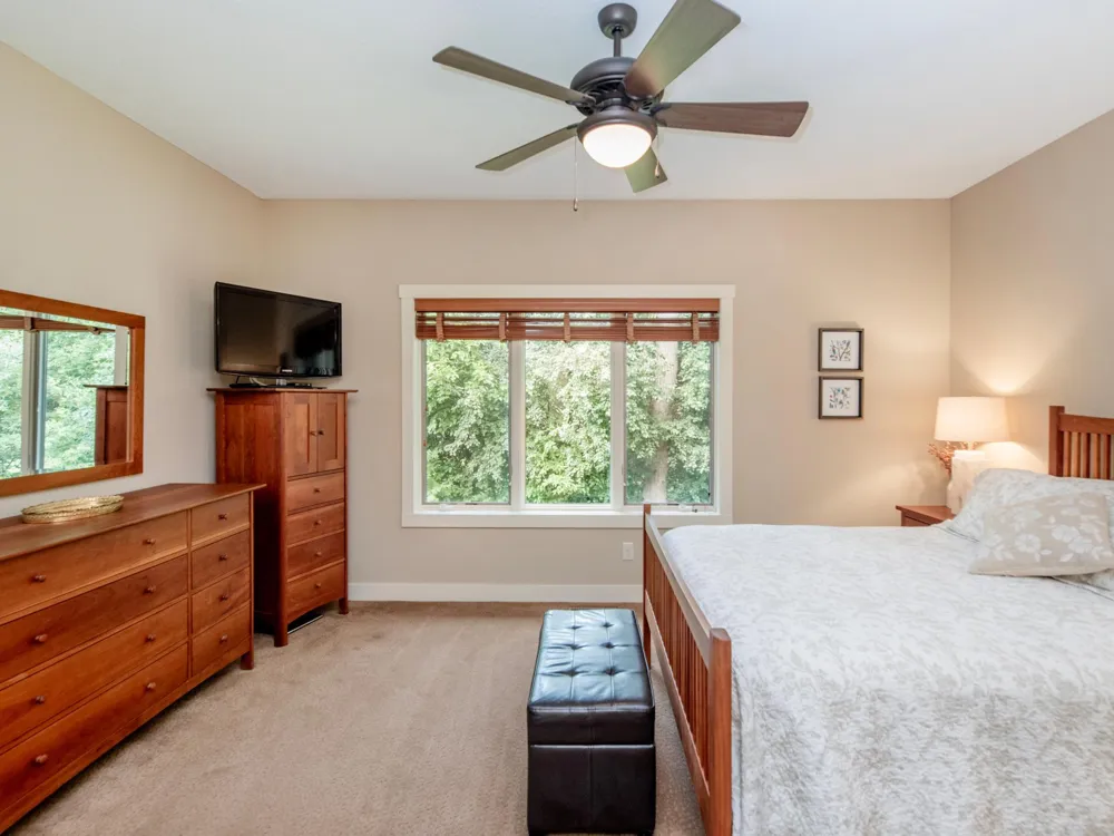 2621 Cardinal Court North Saint Paul, MN 55109