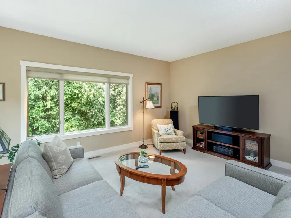 2621 Cardinal Court North Saint Paul, MN 55109