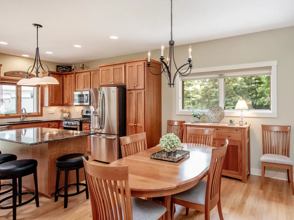 2621 Cardinal Court North Saint Paul, MN 55109