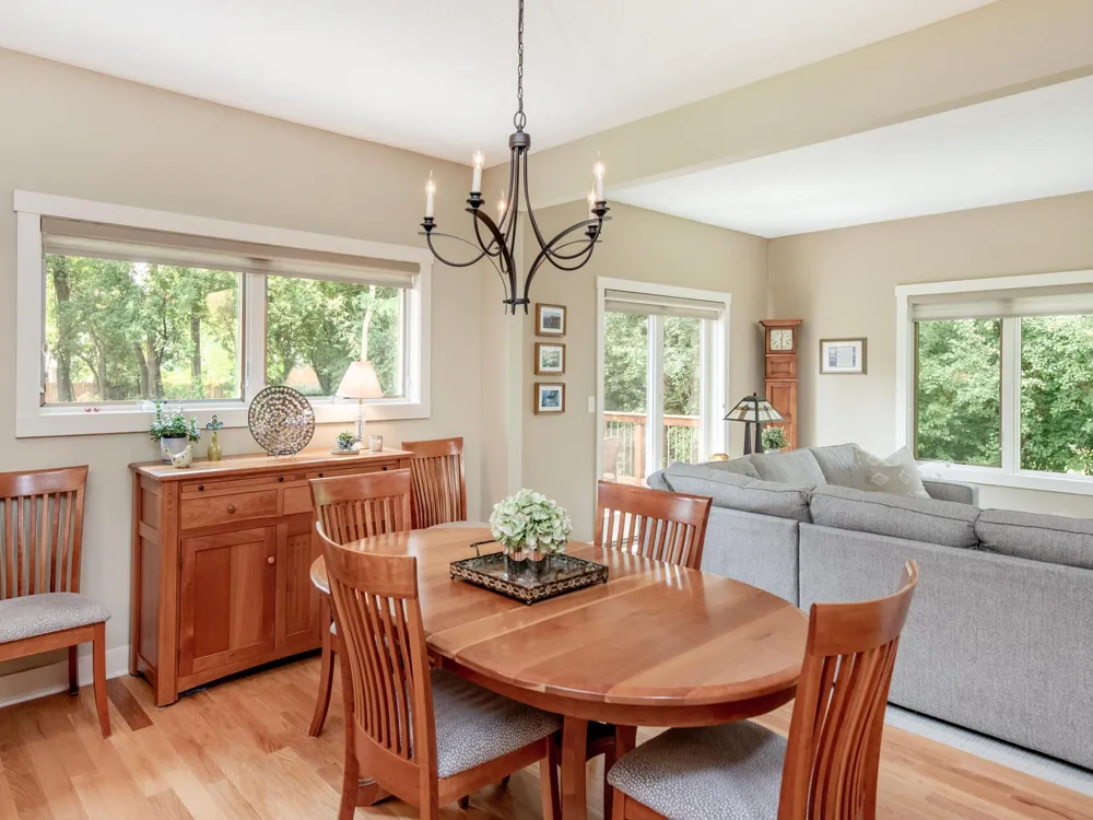 2621 Cardinal Court North Saint Paul, MN 55109