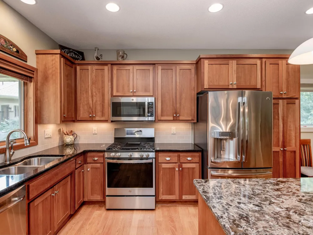 2621 Cardinal Court North Saint Paul, MN 55109