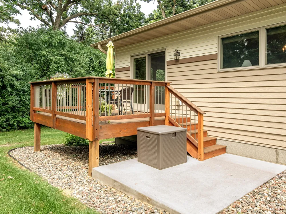 2621 Cardinal Court North Saint Paul, MN 55109