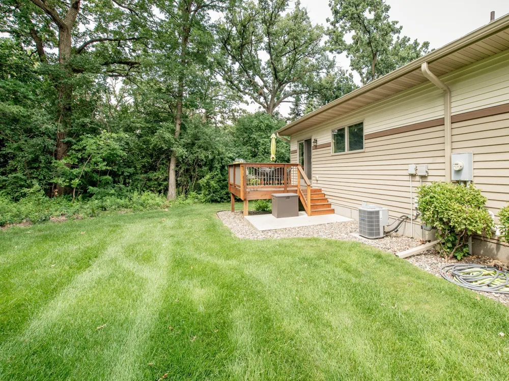 2621 Cardinal Court North Saint Paul, MN 55109