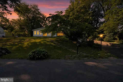 24 WINDING LANE