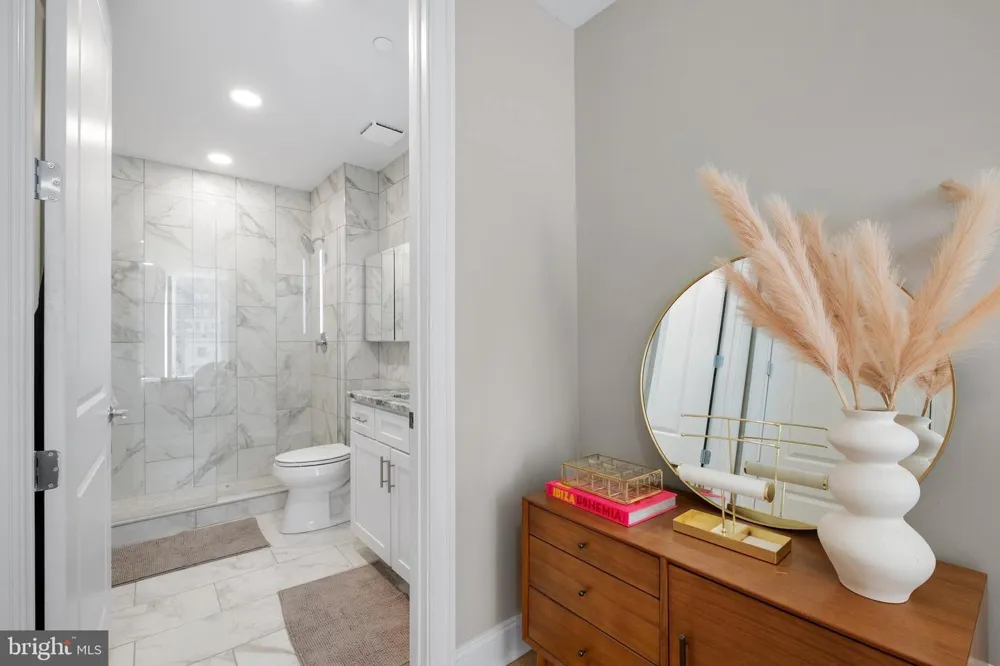1601 CHERRY STREET #723 Philadelphia, PA 19102
