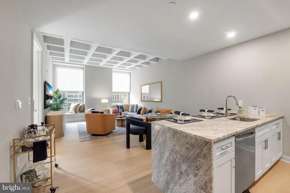 1601 CHERRY STREET #723 Philadelphia, PA 19102