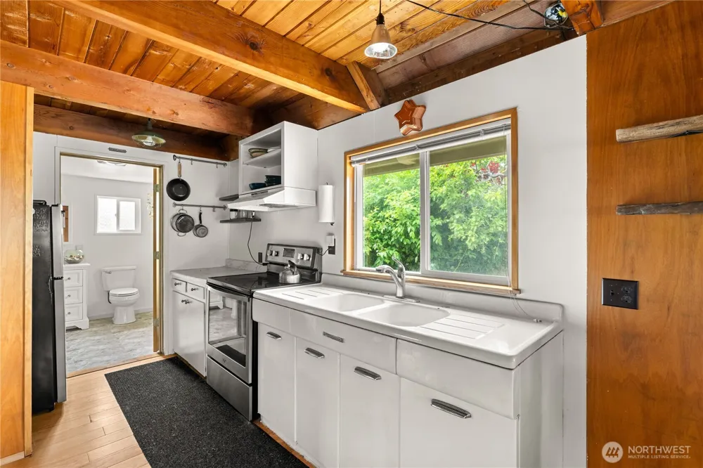 845 Schmid Road Grayland, WA 98547