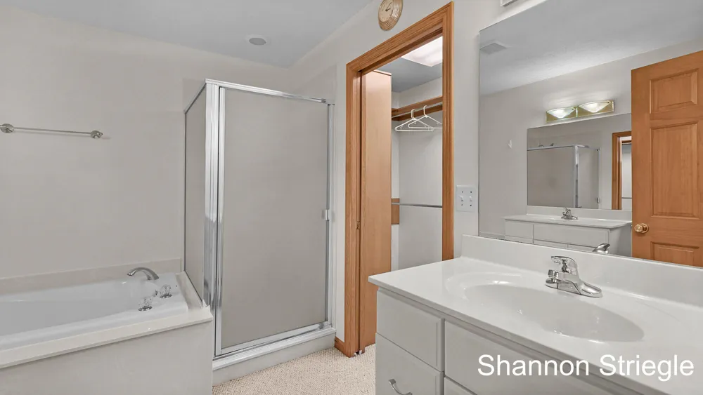 4864 Westshire Drive NW Comstock Park, MI 49321