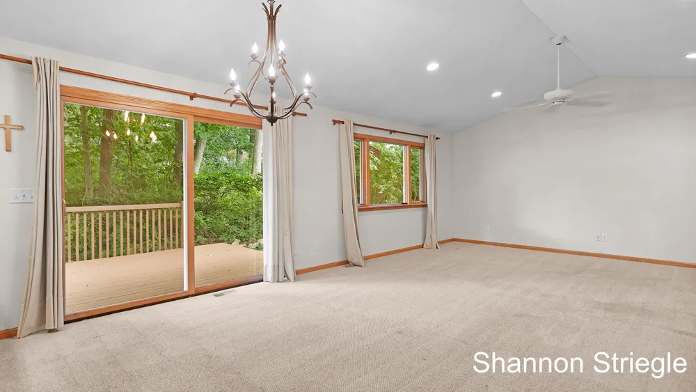 4864 Westshire Drive NW Comstock Park, MI 49321