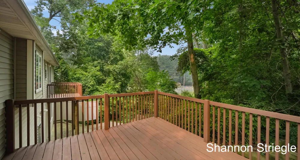 4864 Westshire Drive NW Comstock Park, MI 49321