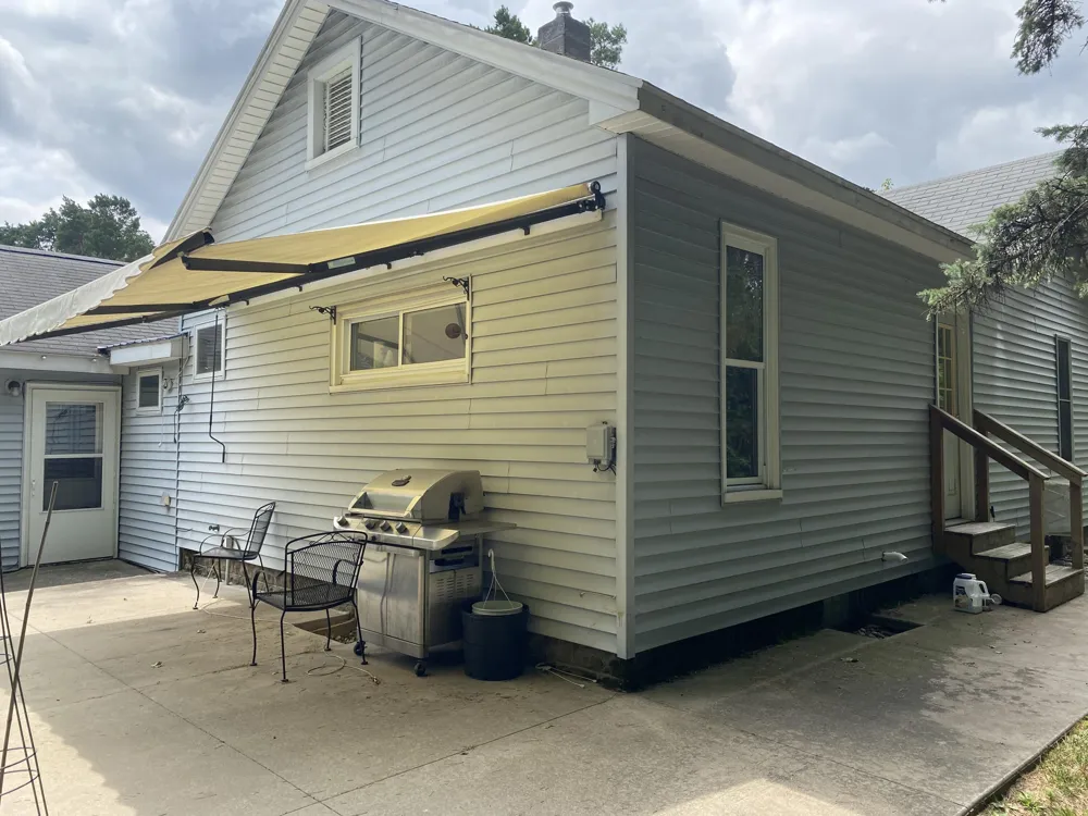 627 S Ensley Street Howard City, MI 49329