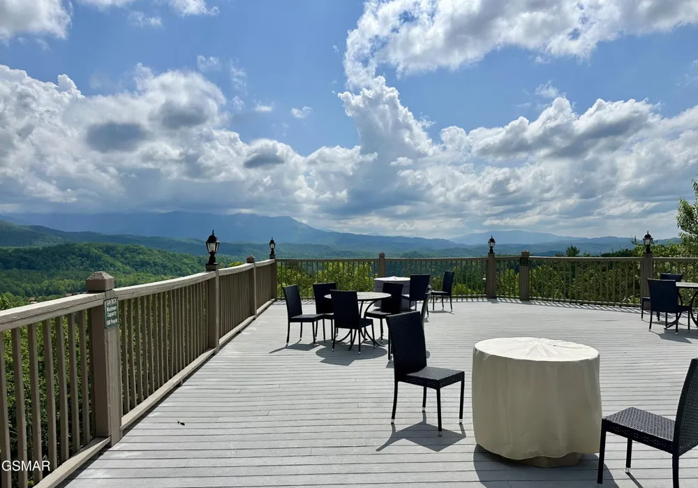 3710 Weber Road #E306 Gatlinburg, TN 37738