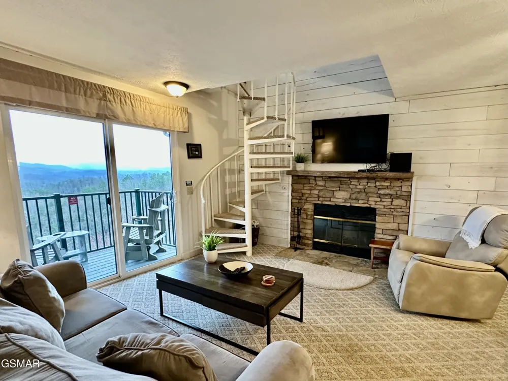 3710 Weber Road #E306 Gatlinburg, TN 37738