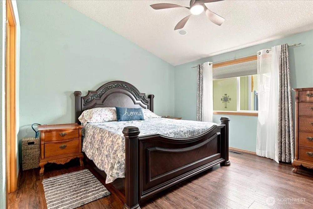 504 Lark Drive Ridgefield, WA 98642