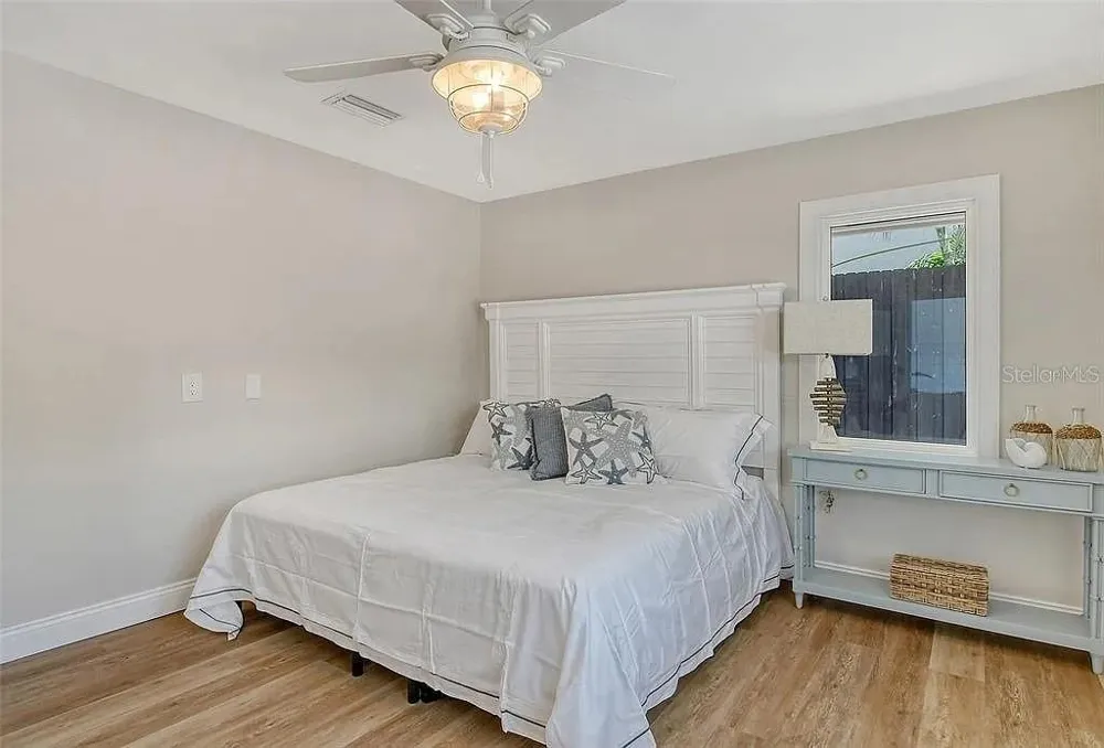 4852 FEATHERBED LANE Sarasota, FL 34242