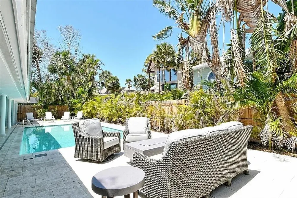 4852 FEATHERBED LANE Sarasota, FL 34242