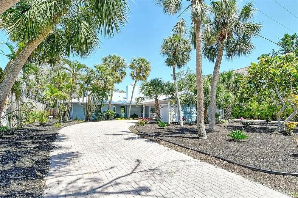 4852 FEATHERBED LANE Sarasota, FL 34242