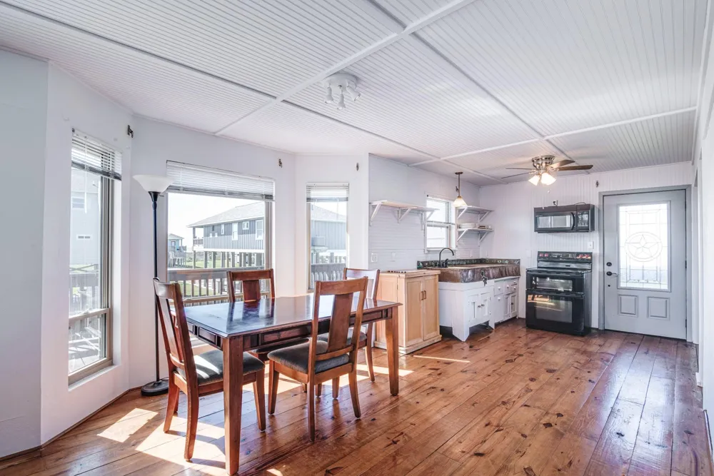 140 Ocean View Drive Crystal Beach, TX 77650
