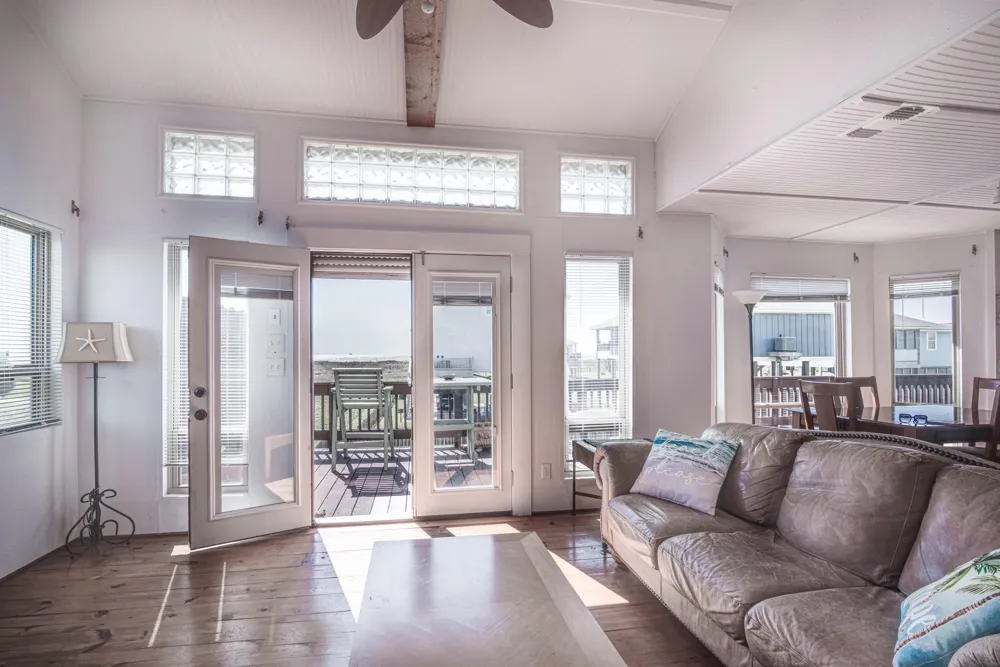 140 Ocean View Drive Crystal Beach, TX 77650
