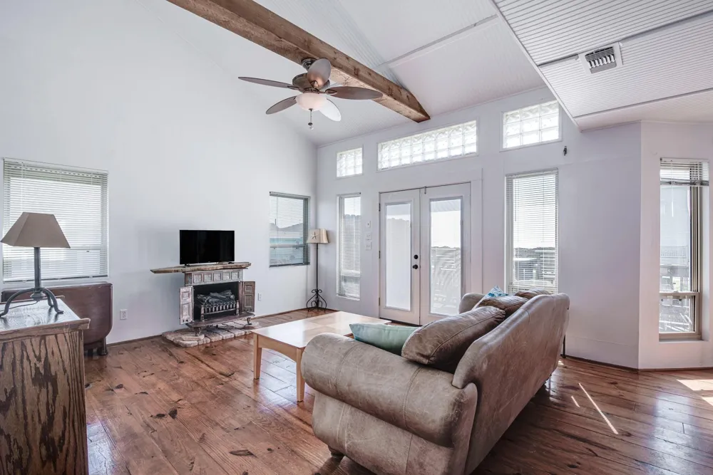 140 Ocean View Drive Crystal Beach, TX 77650