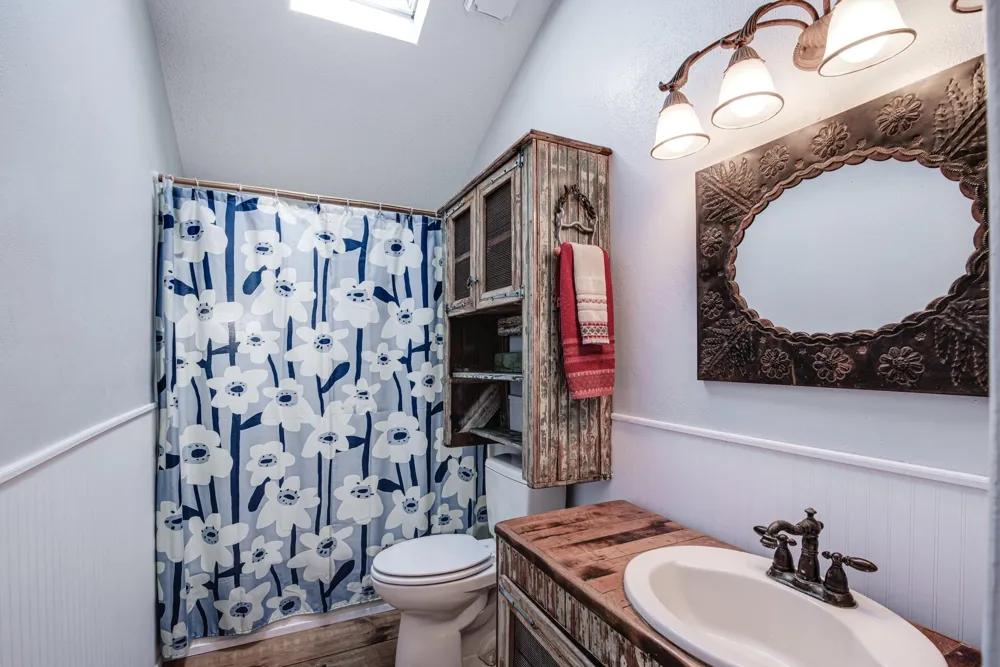 140 Ocean View Drive Crystal Beach, TX 77650
