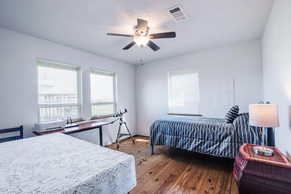 140 Ocean View Drive Crystal Beach, TX 77650