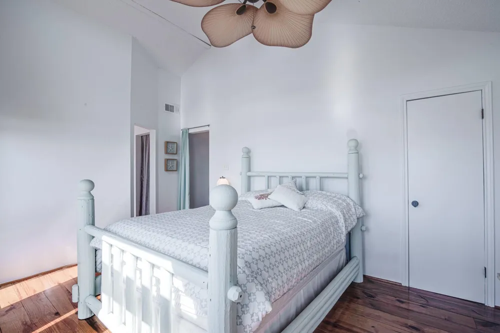 140 Ocean View Drive Crystal Beach, TX 77650