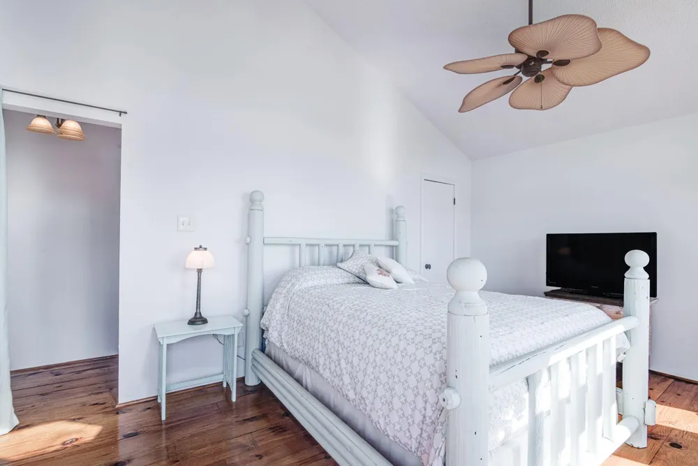 140 Ocean View Drive Crystal Beach, TX 77650