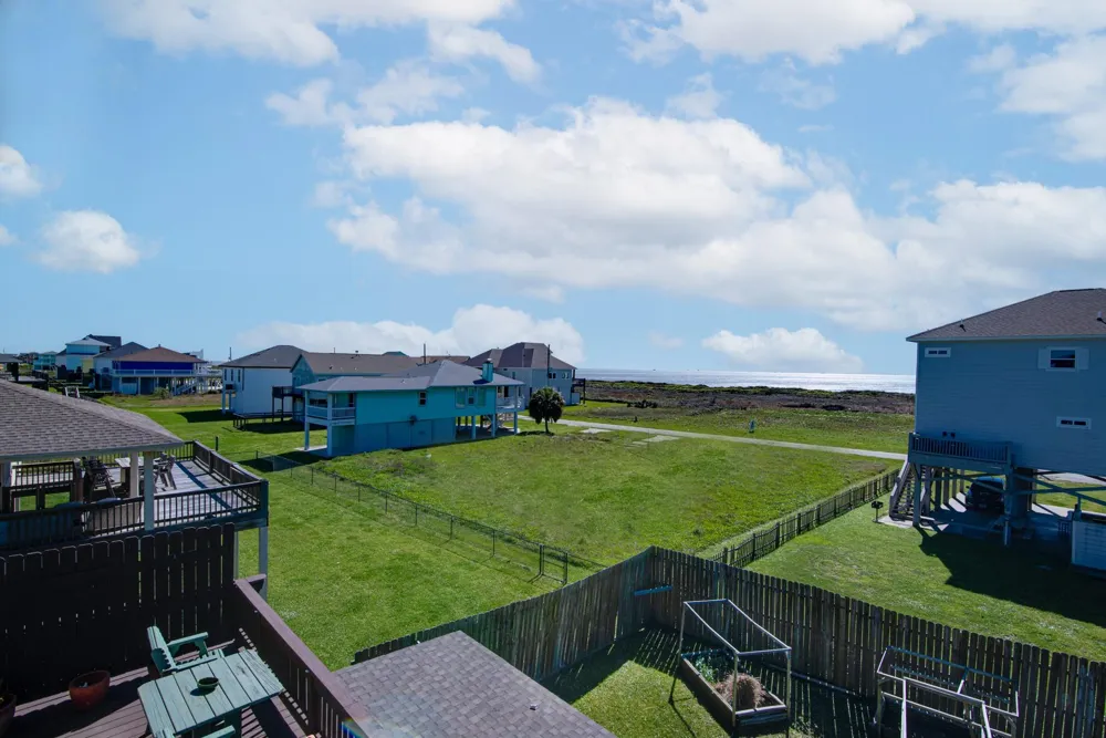 140 Ocean View Drive Crystal Beach, TX 77650
