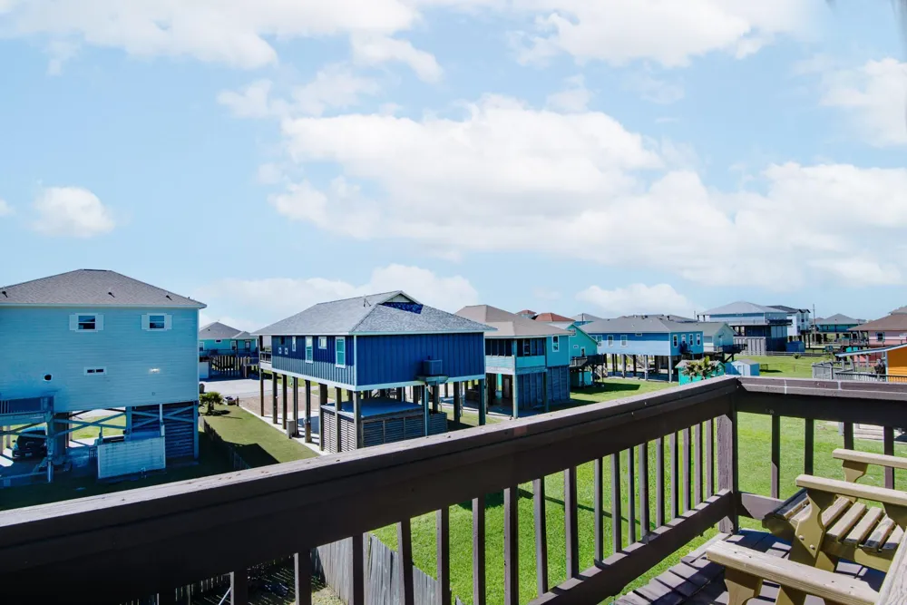 140 Ocean View Drive Crystal Beach, TX 77650