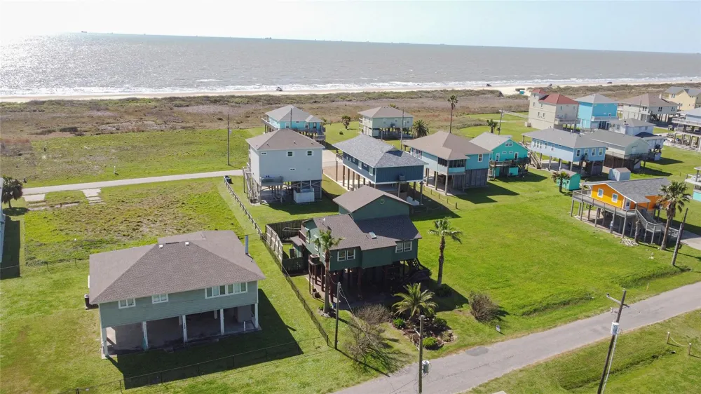 140 Ocean View Drive Crystal Beach, TX 77650