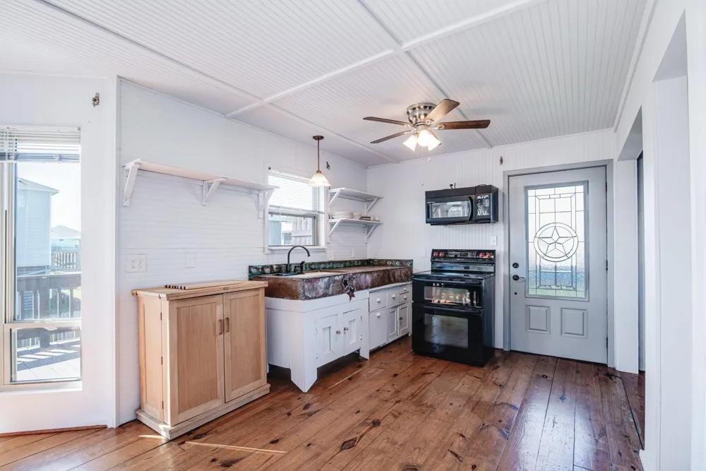 140 Ocean View Drive Crystal Beach, TX 77650