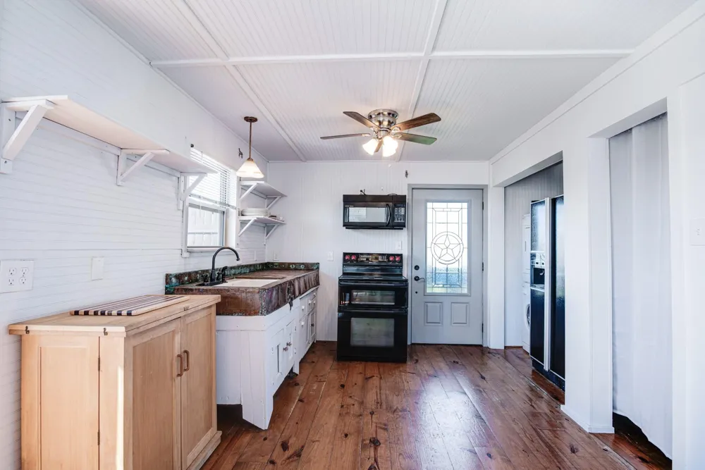 140 Ocean View Drive Crystal Beach, TX 77650