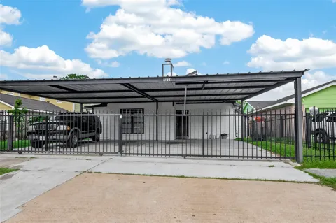 11806 Roandale Drive