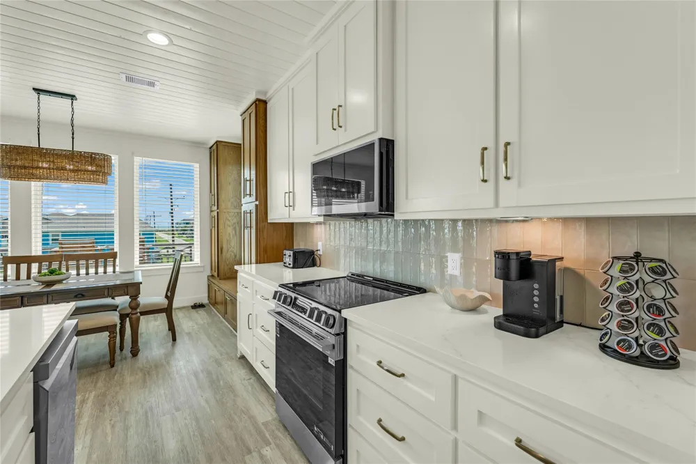 2200 Crab Street Crystal Beach, TX 77650